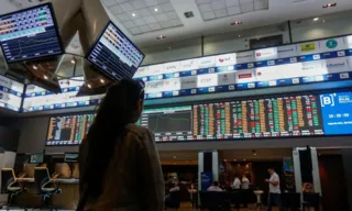 Imagem ilustrativa da imagem Bolsa fecha em queda, mas acumula crescimento em maio