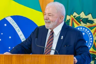 Imagem ilustrativa da imagem Lula comemora crescimento do PIB: 'país já está melhorando'