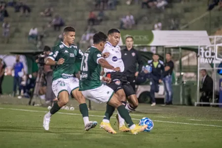 Derek e Bruninho marcaram na derrota do Leão diante do Bugre