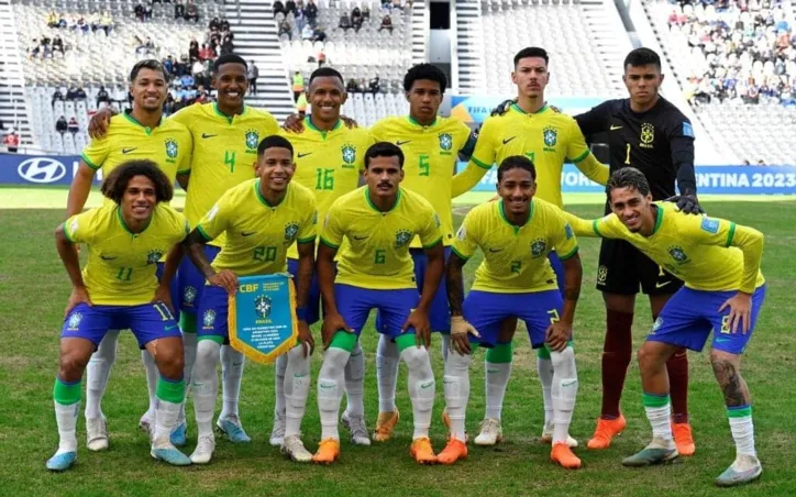 Brasil entra em campo contra Tunísia
