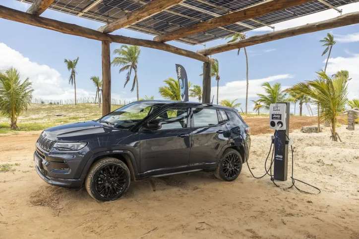 Compass S 4xe híbrido plug-in, é da Jeep, que vai produzir elétricos no Brasil