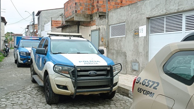 Crime ocorreu dentro da residência onde a senhora morava com os netos