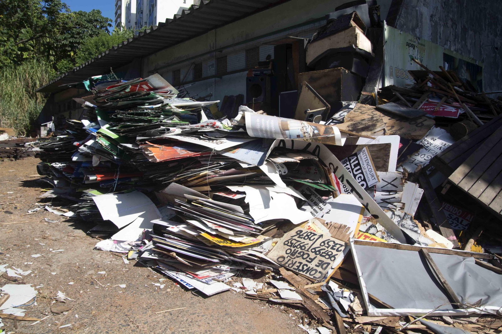 Sedur Remove 35 Mil Peças De Publicidade Irregular Em Salvador