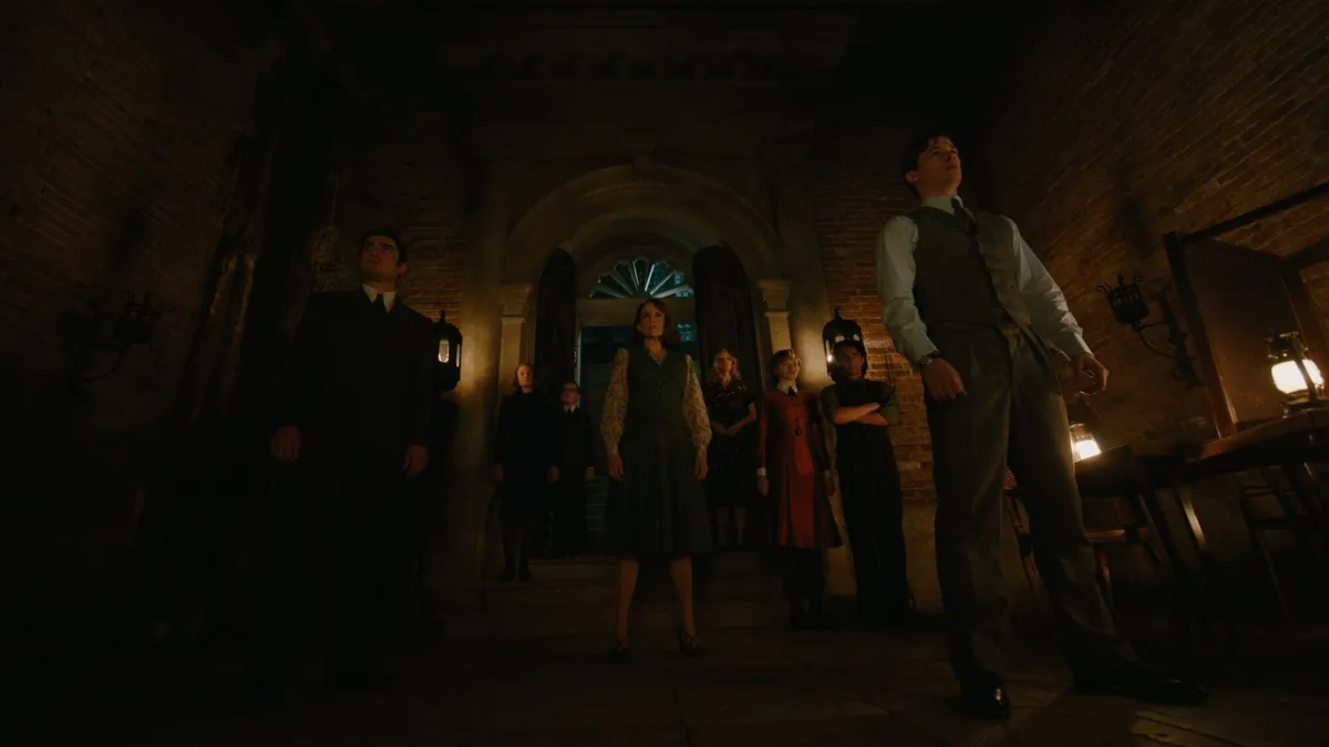 No cenário deslumbrante de Veneza, o detetive Hercule Poirot chega para resolver mais um mistério