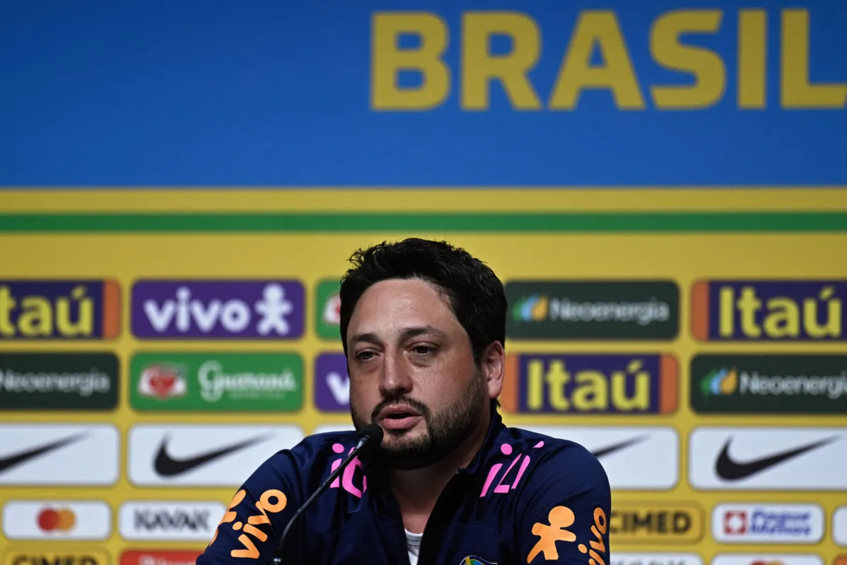 Arthur Elias foi anunciado como novo técnico da seleção brasileira feminina