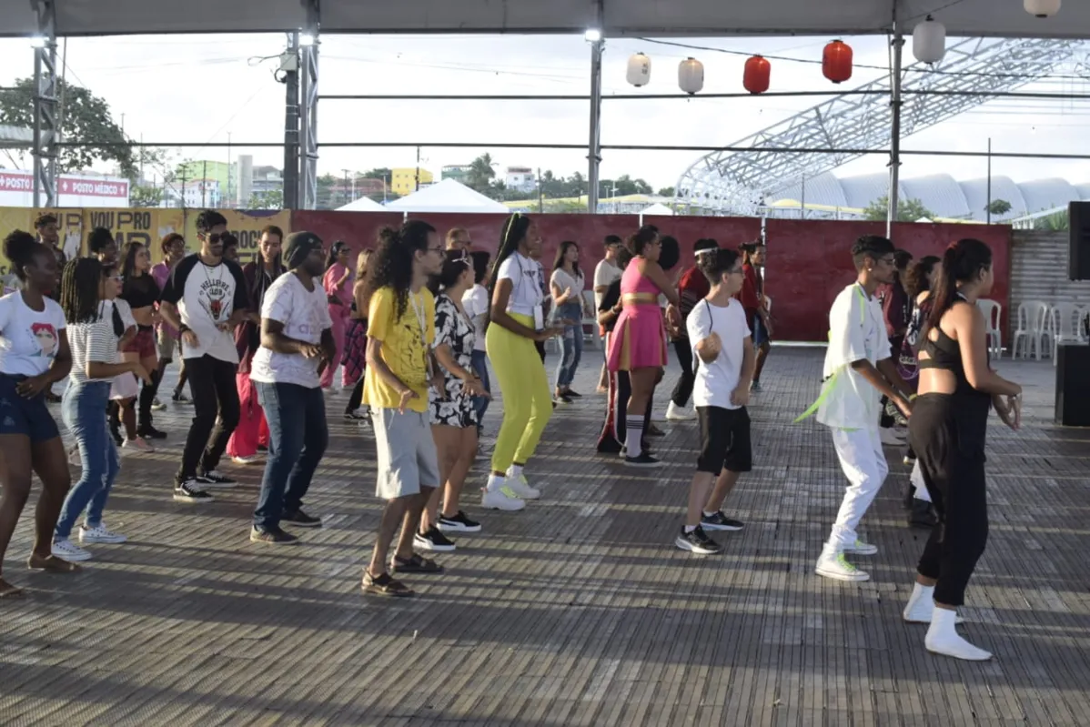 Matsuri Dance é uma dança brasileira que mistura elementos do Bon Odori