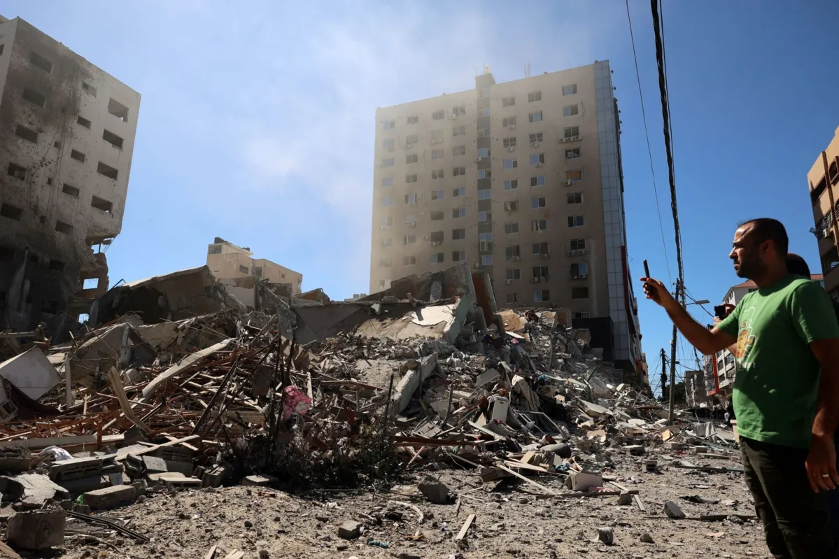 Bombardeios de Israel têm destruído prédios na Faixa de Gaza