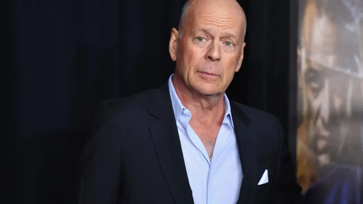 Bruce Willis foi diagnosticado com afasia em 2022 e precisou parar de atuar