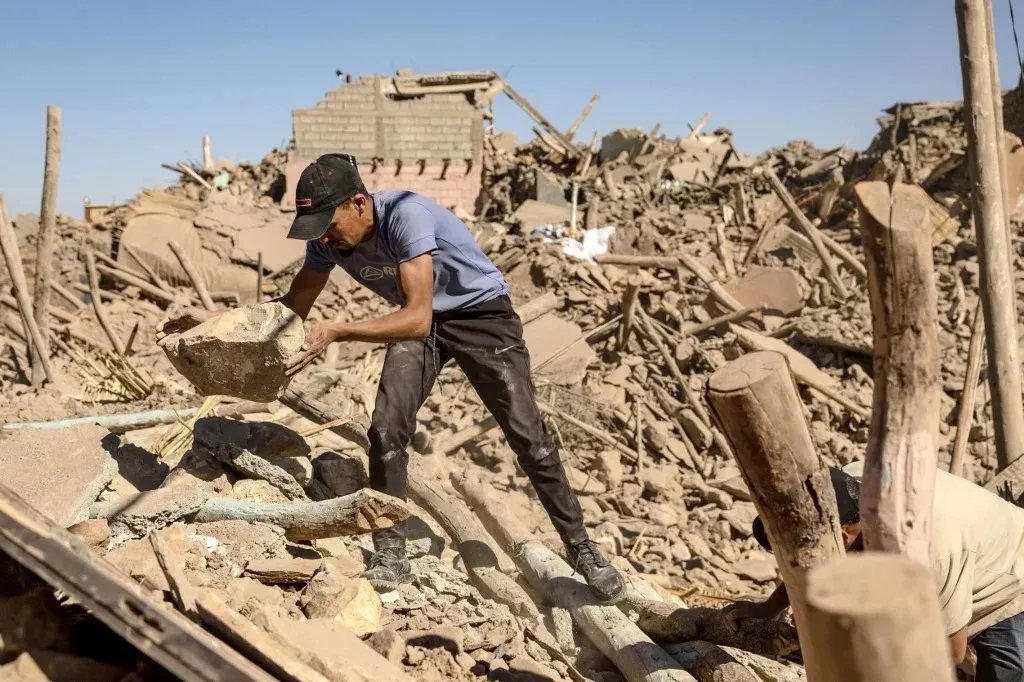 Terremoto no Marrocos teve uma magnitude de 6,8 segundo os serviços geológicos americanos