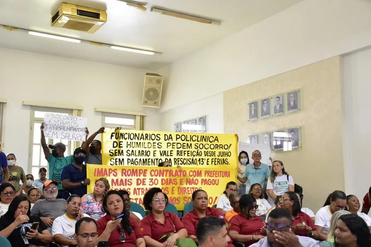 Grupo de colaboradores fez mobilização e pediu apoio do Legislativo na resolução dos problemas