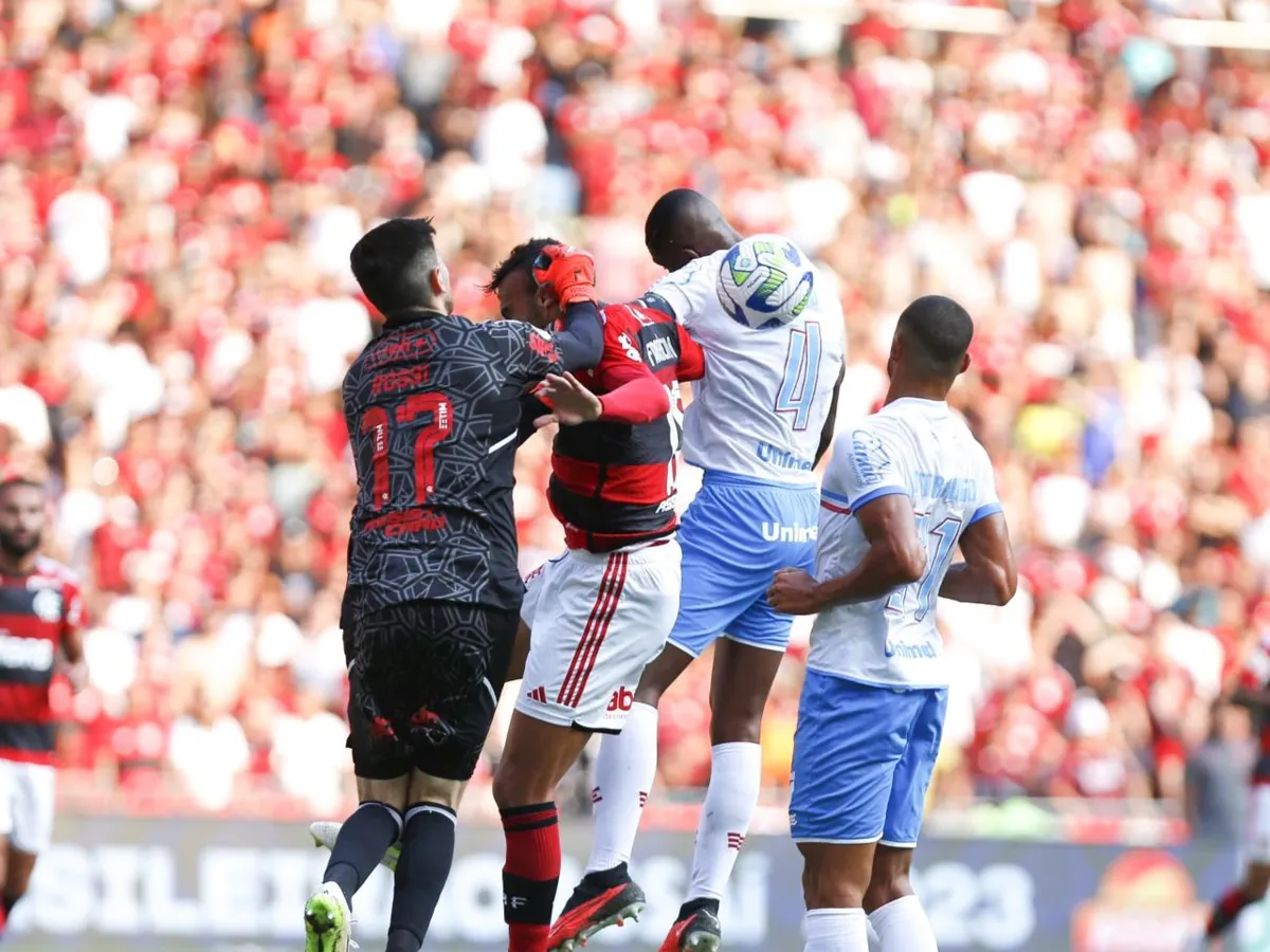 Flamengo tem pênalti polêmico marcado contra o Bahia; assista ao lance, Flamengo