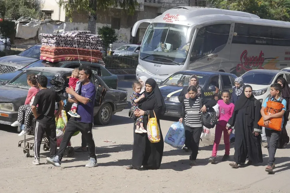 Estrangeiros na fronteira entre Israel e Gaza