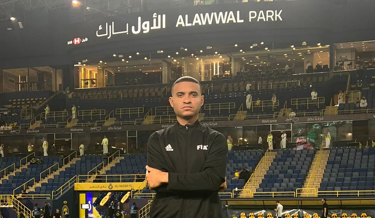 Luanderson no palco do jogo entre Al-Nassr e Al-Ahli