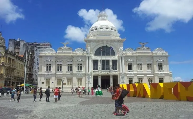 O prédio escolhido pelo empreendimento é o Palácio Rio Branco
