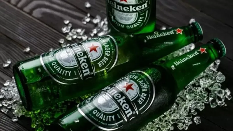 A Heineken afirmou que vai arcar com prejuízo de 300 milhões de euros (R$ 1,5 bilhão) por transação
