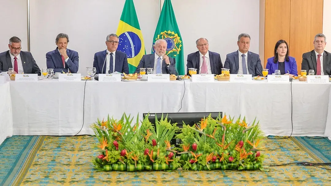 Entre os presentes na reunião estavam o vice-presidente, Geraldo Alckmin, e os ministros Rui Costa (Casa Civil)