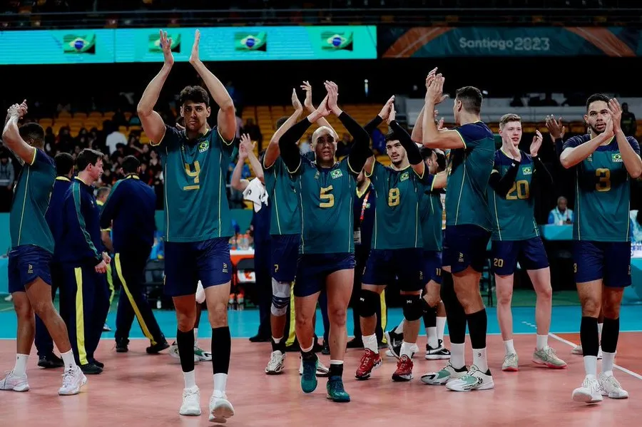 Brasil avança às semis do vôlei