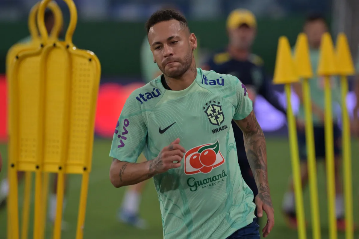 Neymar sofreu uma grave lesão pela seleção brasileira