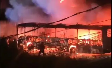 Ônibus voltar a circular em Paripe após ônibus ser incendiado