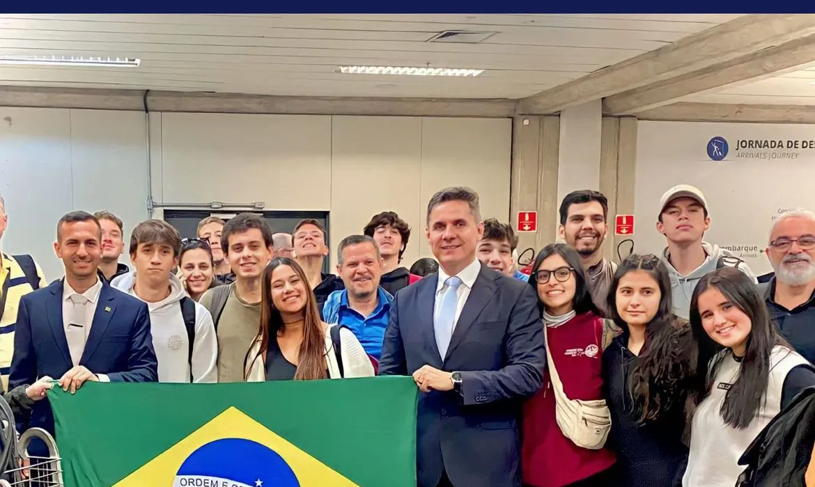 Quarto voo da FAB chegou na madrugada de sábado no Rio de Janeiro
