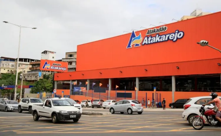 Estacionamento do Atacadão Atakarejo em Salvador