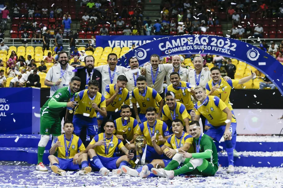 Melhor do mundo', futsal brasileiro abre semana decisiva com boicote e sem  seleção - ESPN