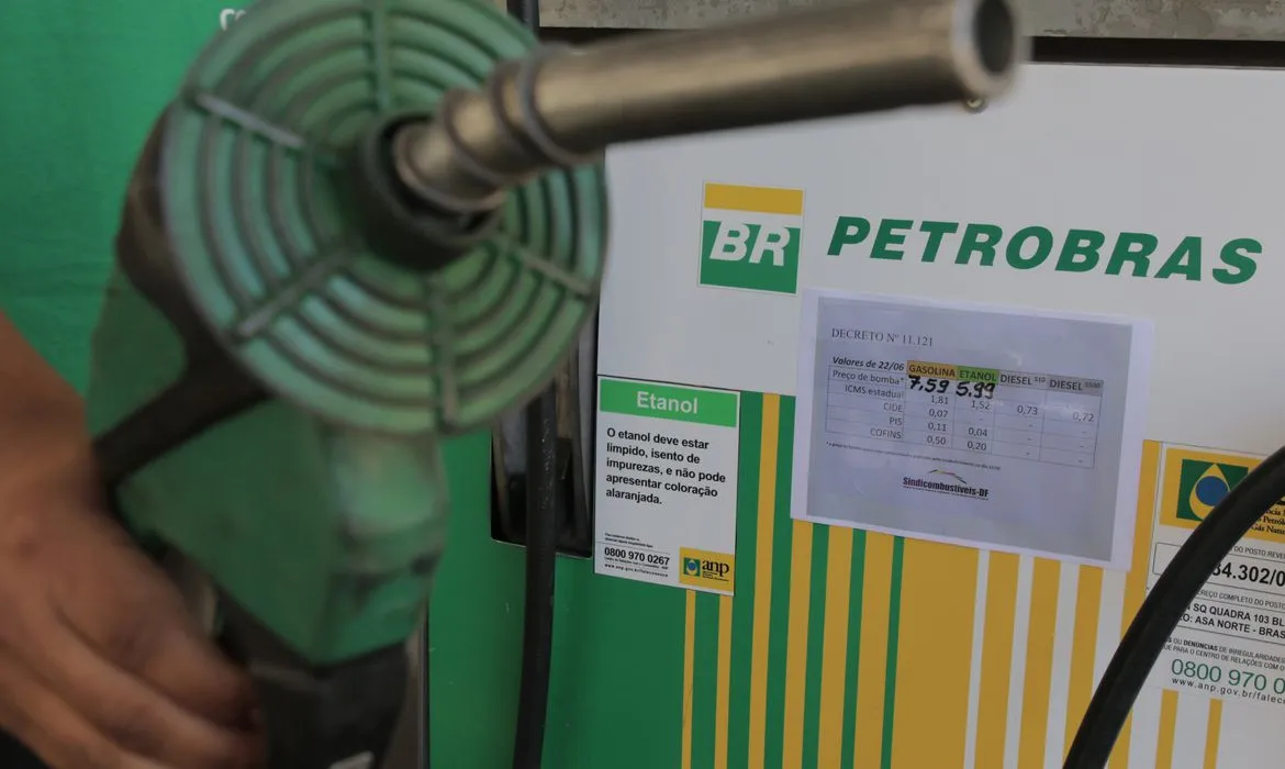 O preço médio do etanol, por sua vez, subiu para R$ 3,66 na última semana.