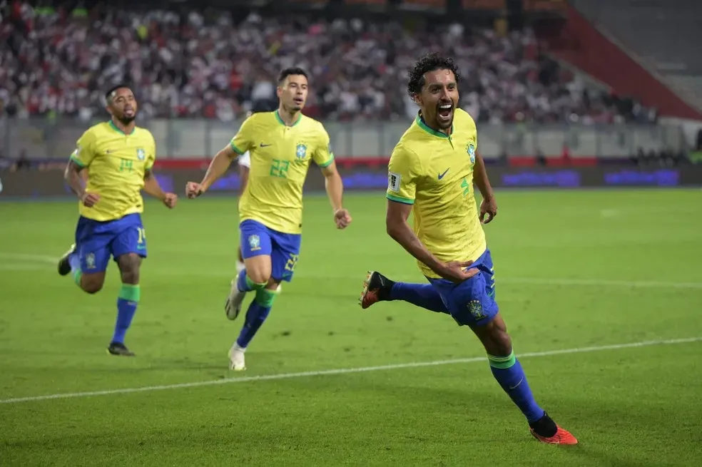 Marquinhos comemora gol diante do Peru nas Eliminatórias da Copa de 2026