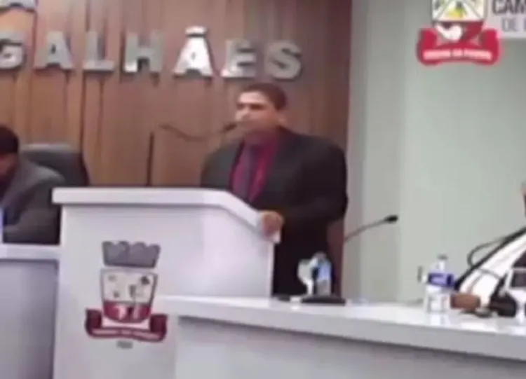 Discurso do vereador foi em relação ao voto dado por ele no deputado estadual Luciano Simões (União Brasil)