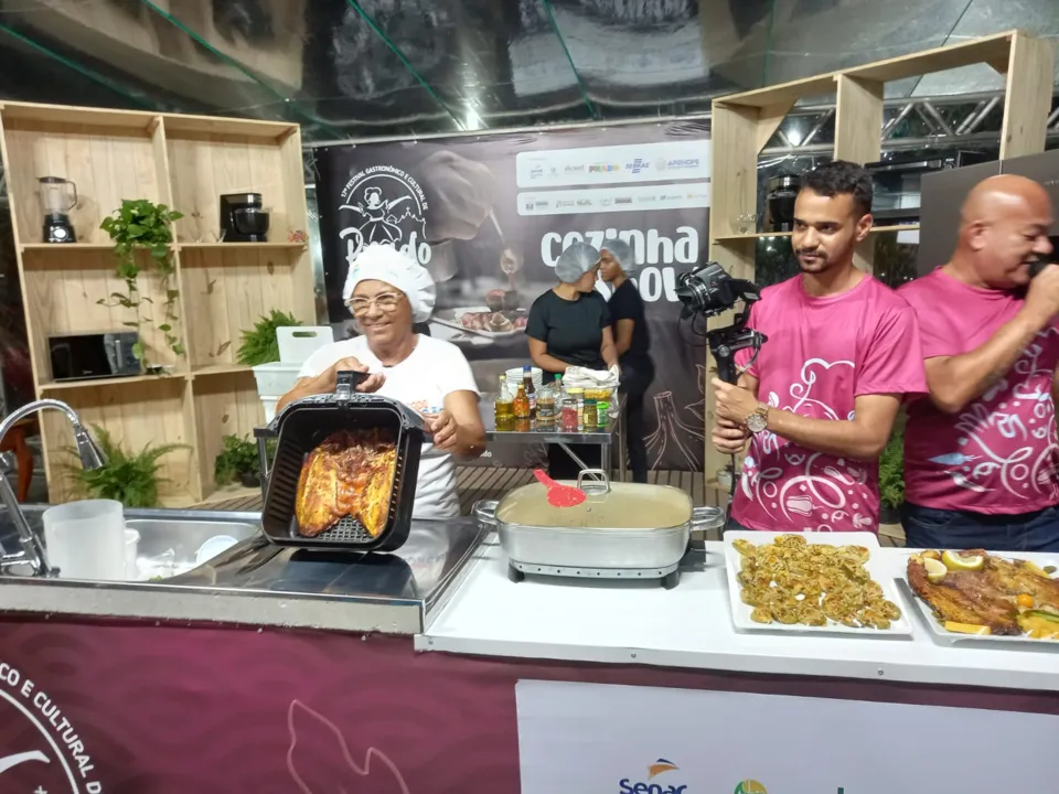 Evento reúne váriso chefs de cozinha