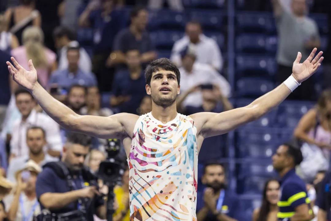 Alcaraz comemorando a  classificação para as semifinais