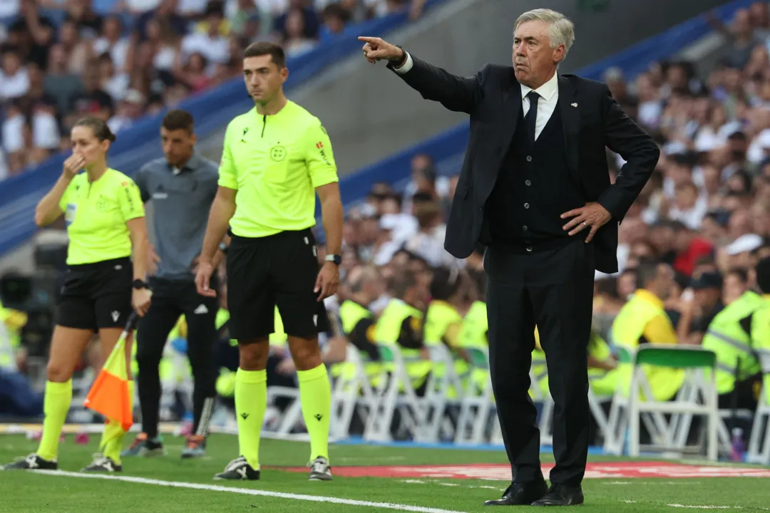 Ancelotti durante partida com o Real Madrid