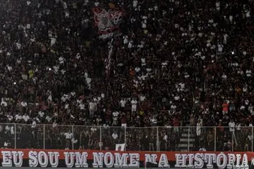 Torcida do Vitória no confronto diante do Juventude