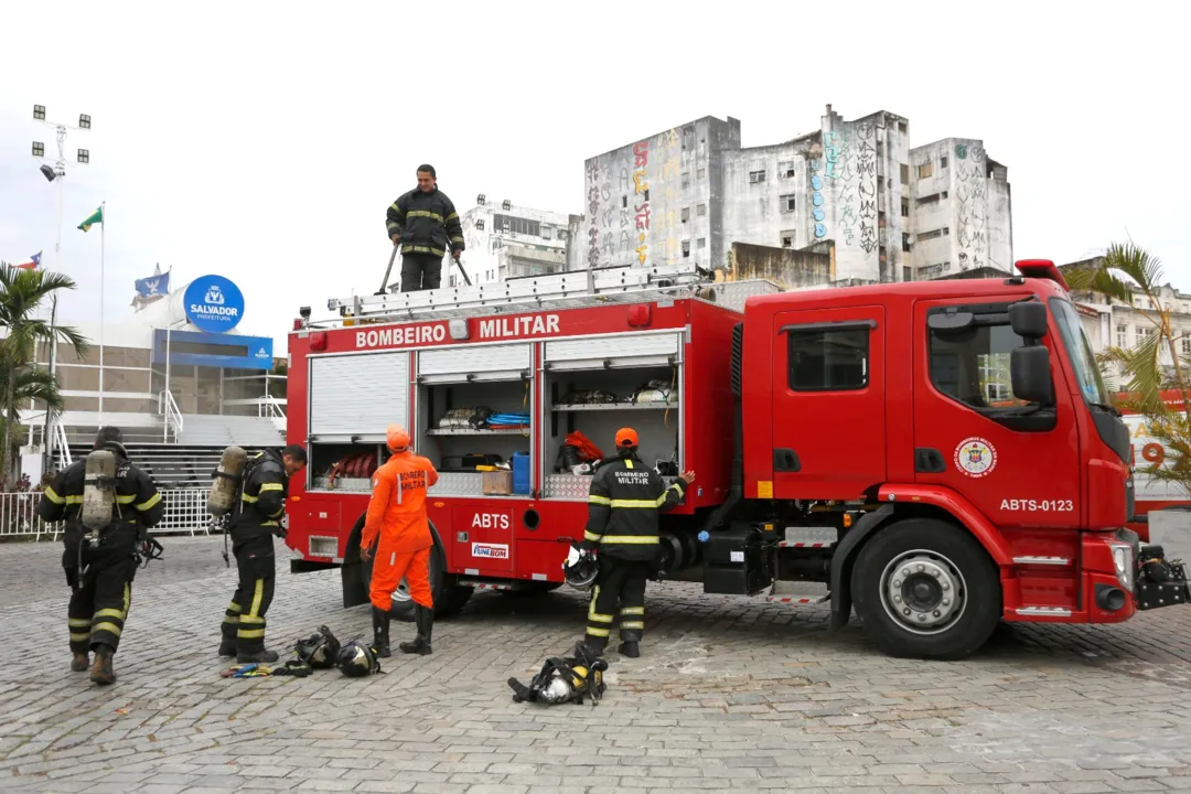 O incêndio começou na subestação de energia, que fica no subsolo do prédio