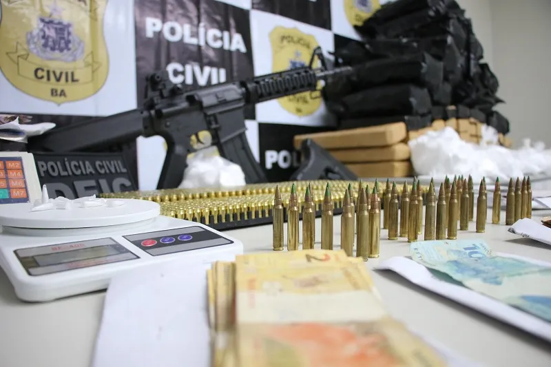 Apreensão de drogas de facção soma mais de 2,5 toneladas nos últimos 30 dias, dia polícia