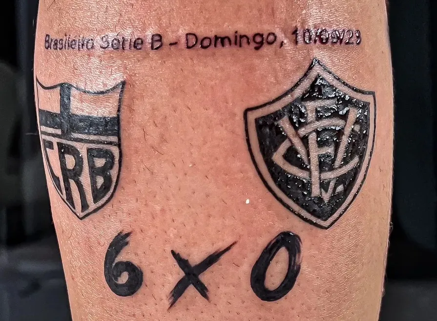 Jornalista tatuou a perna mostrando os gols do CRB