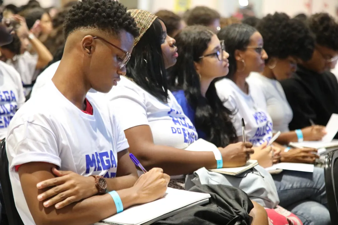 Mais de 5 mil estudantes participaram de aulão no Centro de Convenções