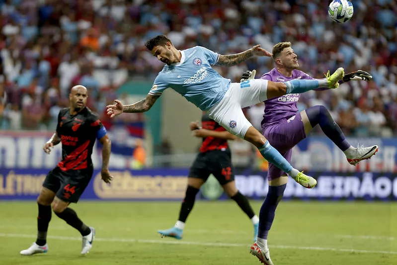 Everaldo fez um gol de pênalti na partida-