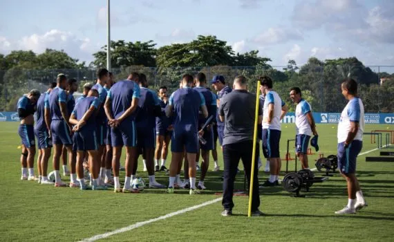 Elenco retornou aos treinos nesta segunda-feira