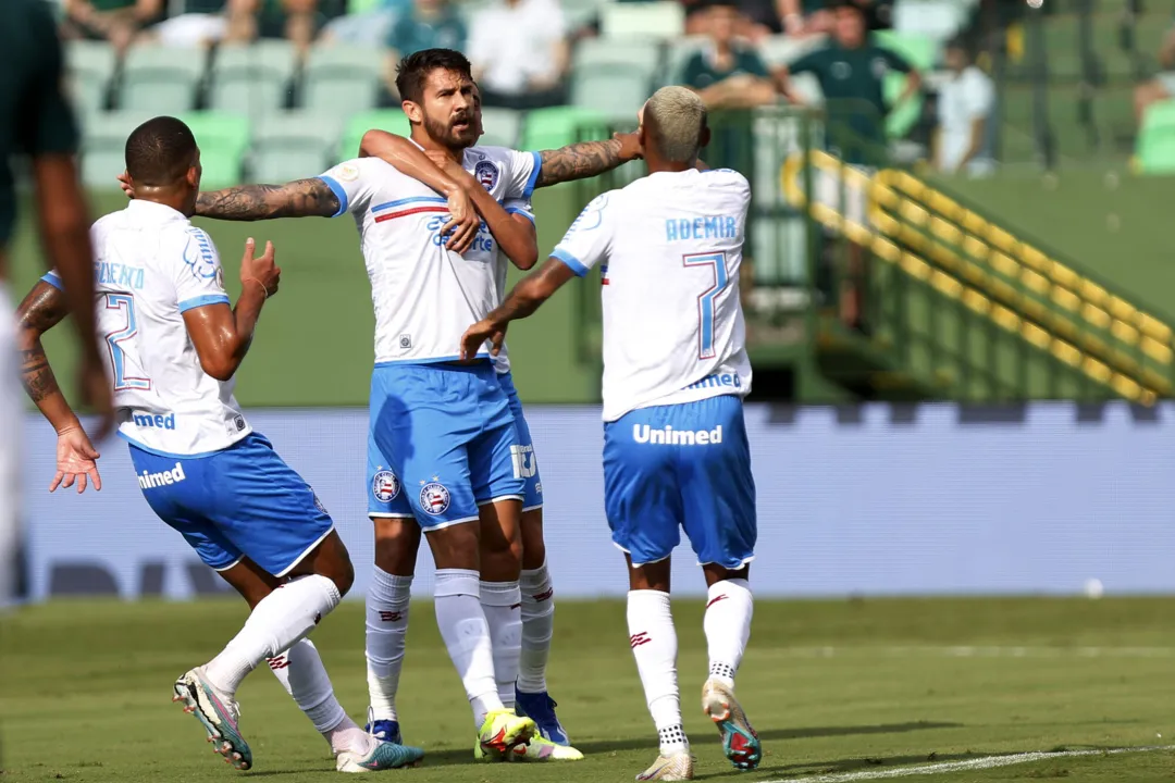 Everaldo foi decisivo no triunfo do Bahia contra o Goiás, no jogo com maior número de gols do Brasileiro