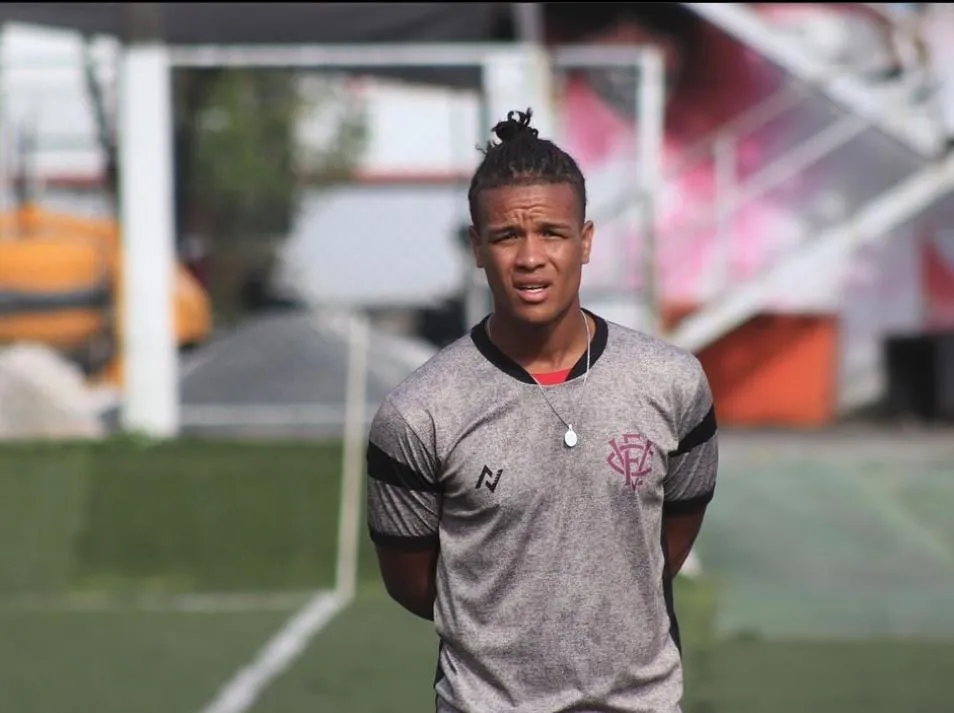 Anderson Magalhães é treinador da equipe feminina do Vitória