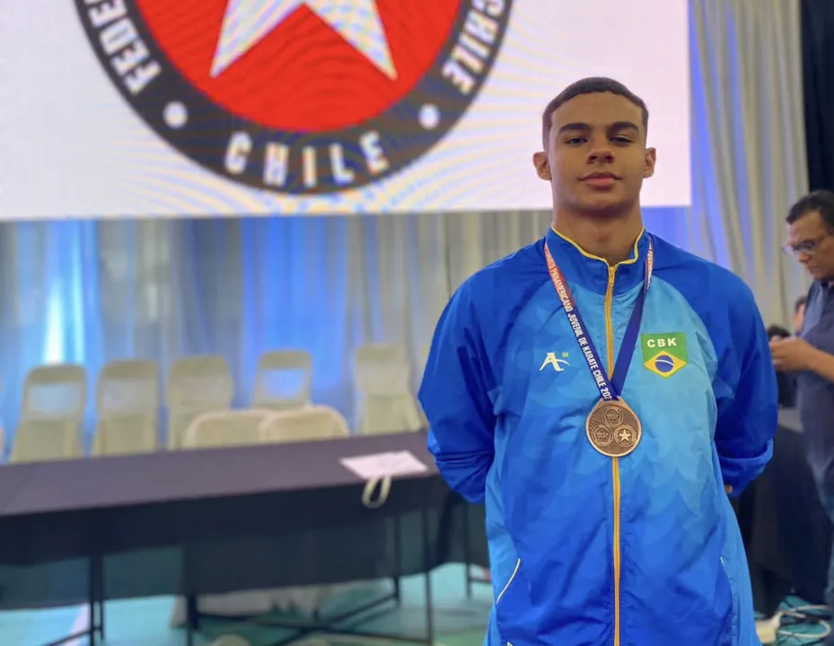 Christian disputou contra 20 atletas na categoria  masculina Júnior Kumite +76kg