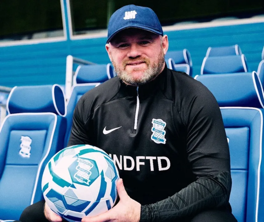 Imagem ilustrativa da imagem "Bebia até quase desmaiar", diz Wayne Rooney sobre início de carreira