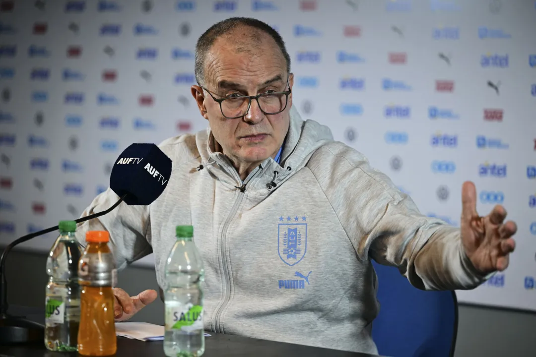 Bielsa faz primeira convocação para Eliminatória da Copa do Mundo de 2026