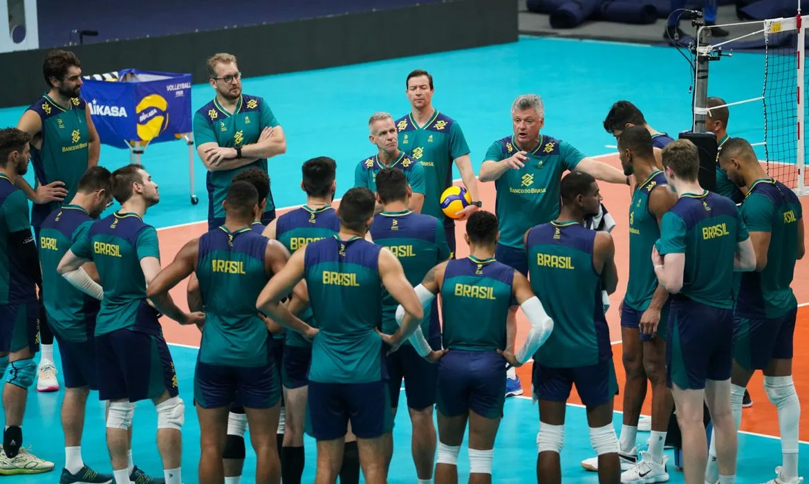 Seleção Brasileira de Vôlei se prepara para estreia