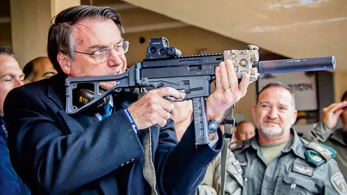 No centro de São Paulo, é possível encontrar um grande lote de armas antigas da Taurus