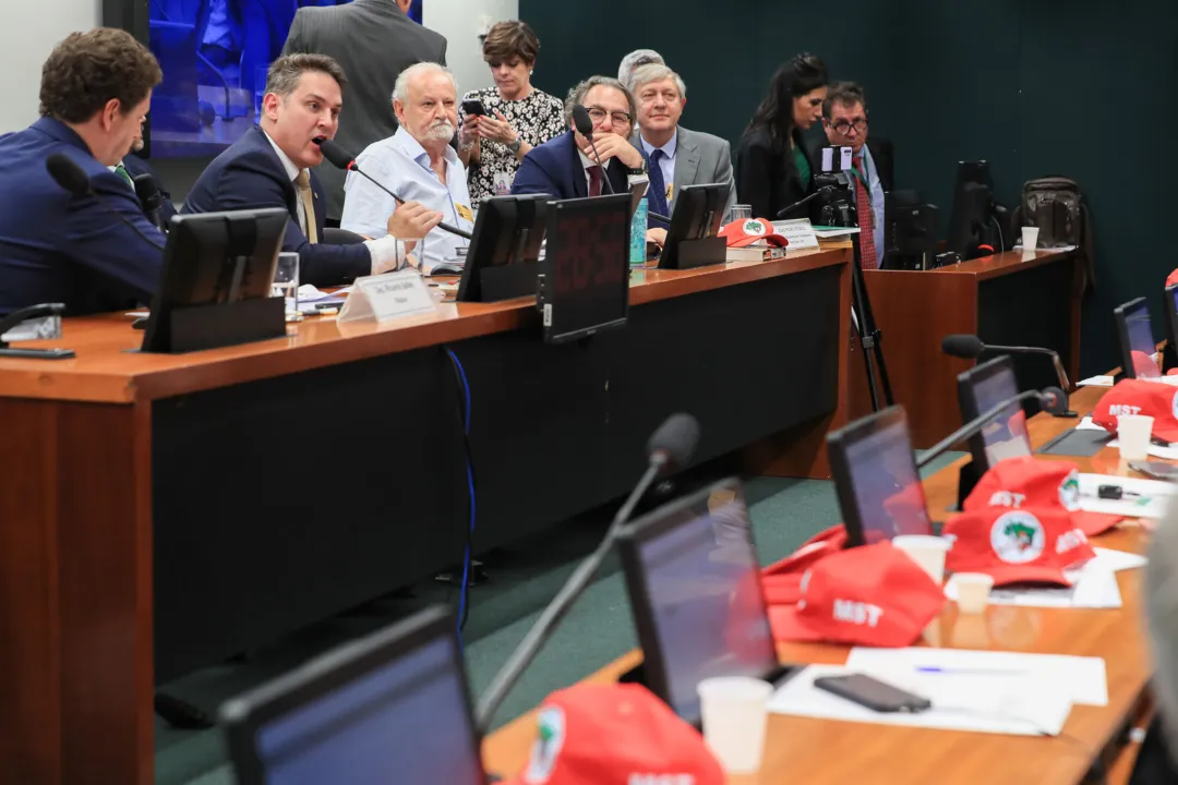 Depoimento do líder do MST, João Pedro Stédile, na CPI da Câmara que investiga a atuação do Movimento dos Trabalhadores Rurais Sem terra (CPI do MST)