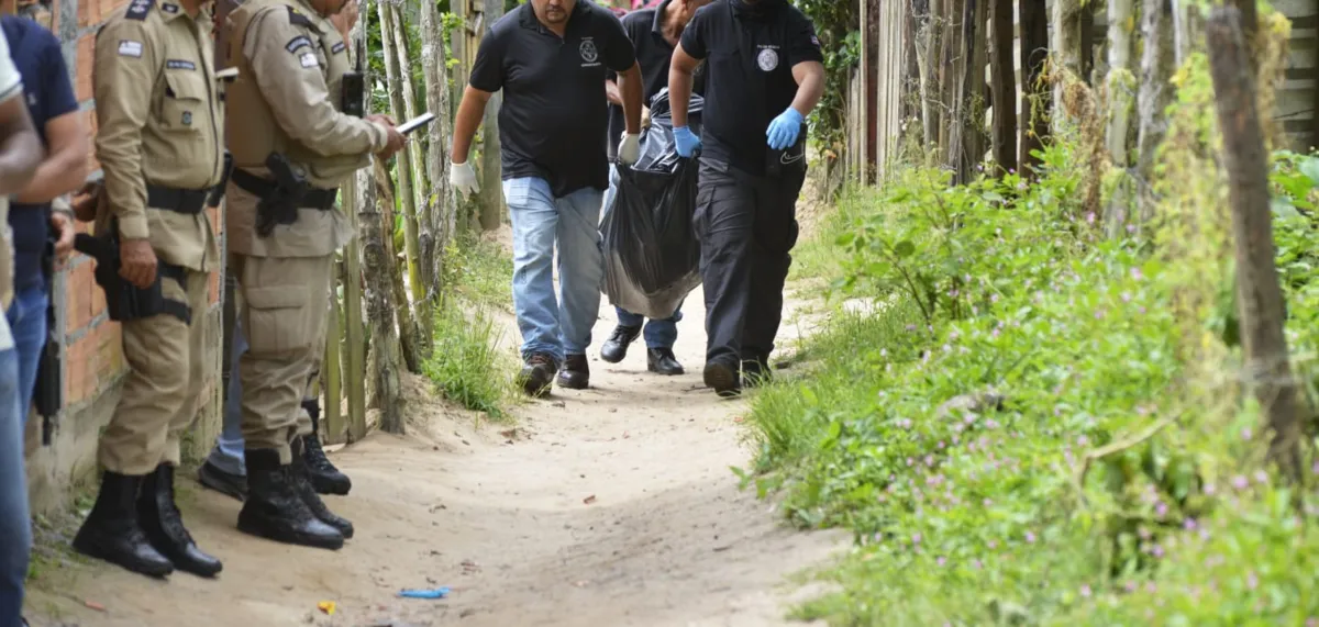 Corpos são encontrados carbonizados dentro de imóveis em Mata de São João