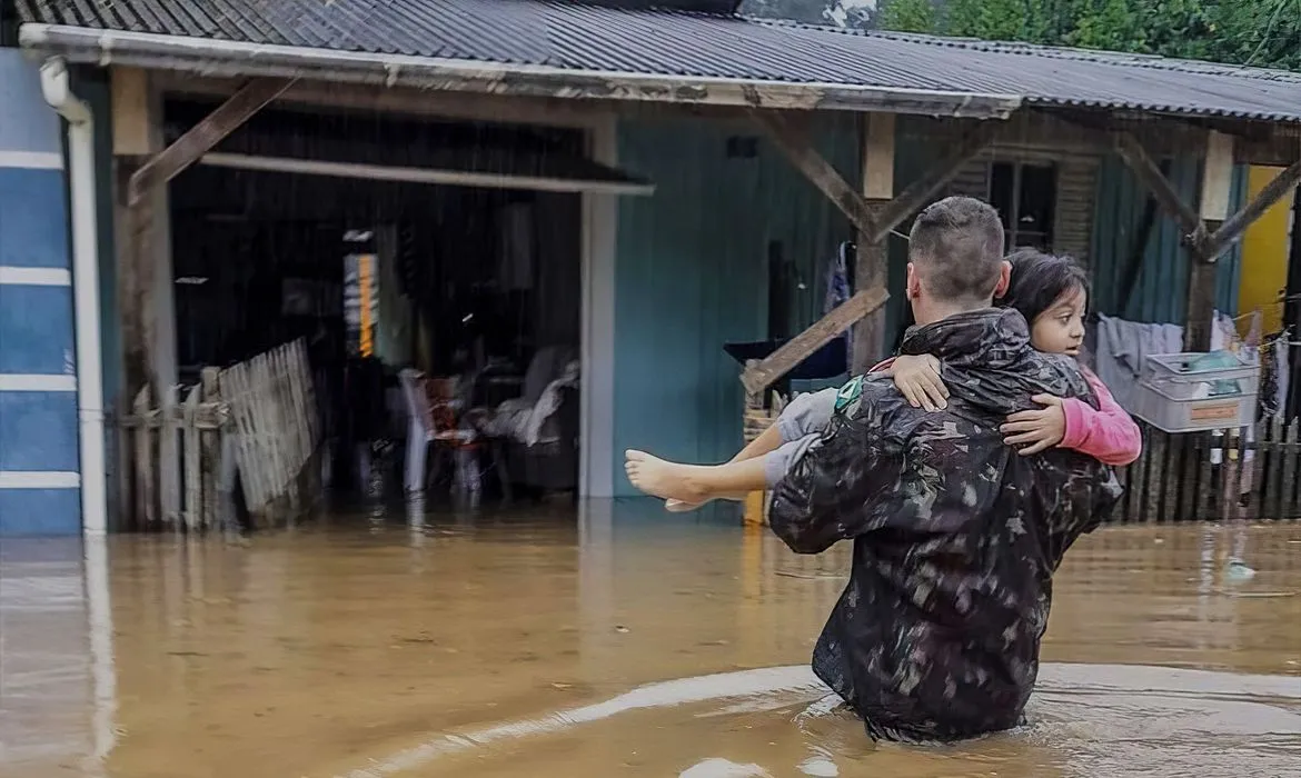 Tempestade atinge o norte do Rio Grande do Sul