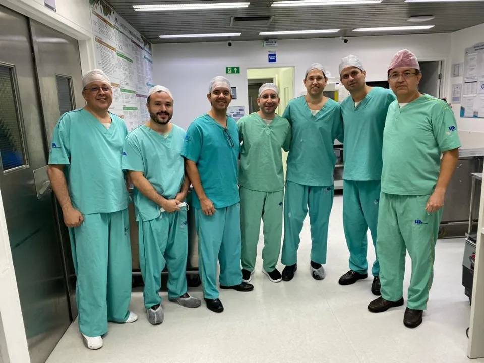 Equipe médica responsável pela cirurgia